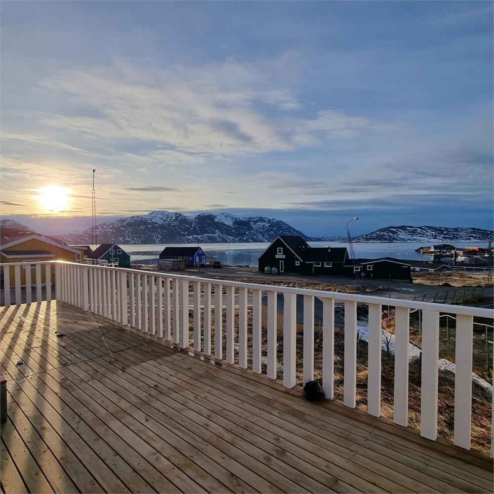 Igdlo Guesthouse Narsaq Екстер'єр фото